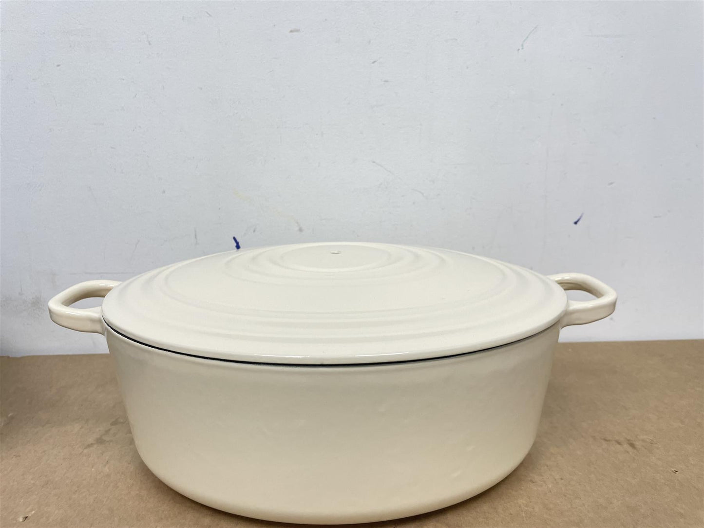 Habitat 4.70 Litre Cast Iron Oval Casserole Dish Easy cook, Easy serve - Cream
