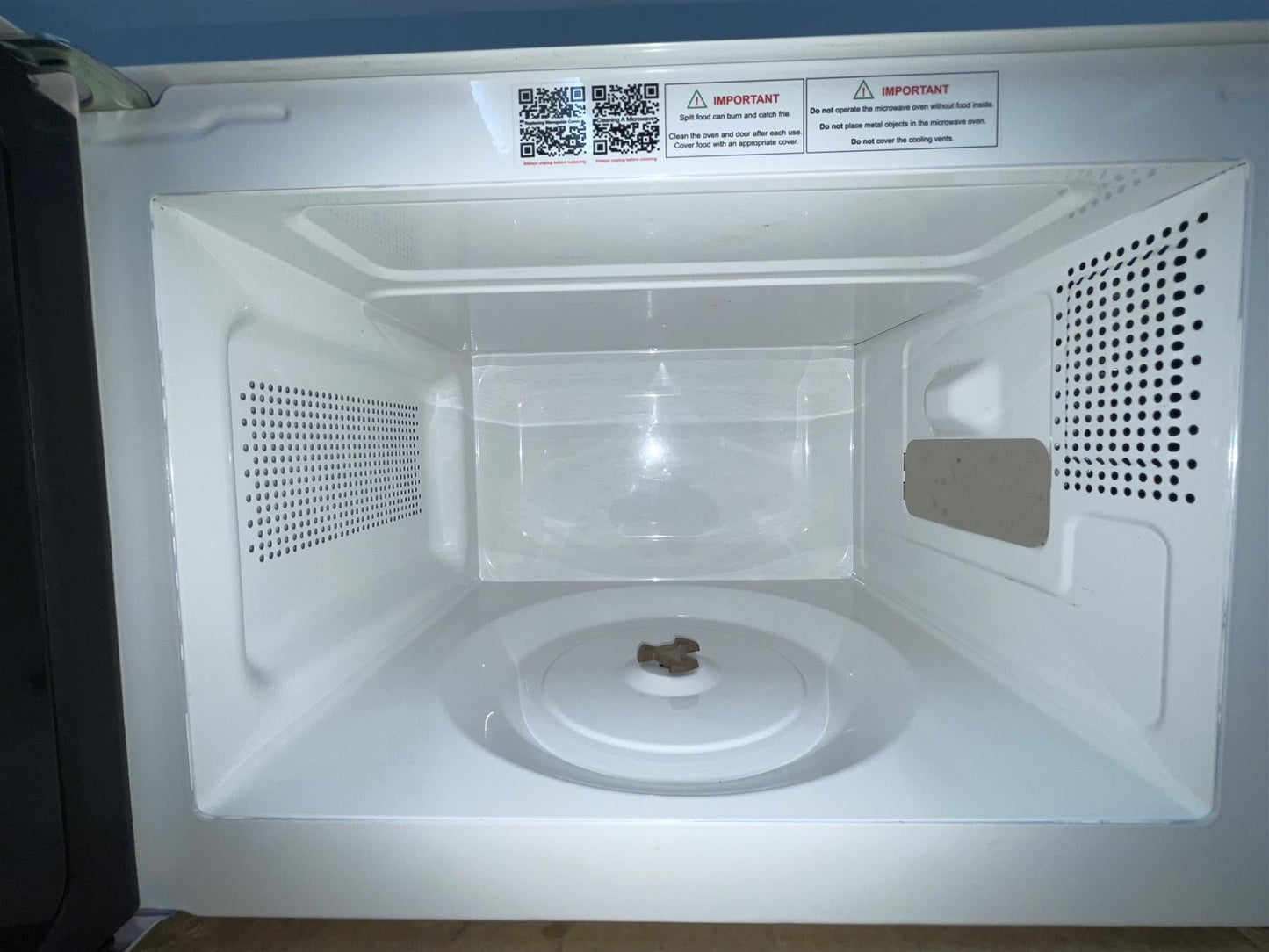 Cookworks 17 Litre Standard Microwave Oven 700W Defrost MM7 6 power levels White