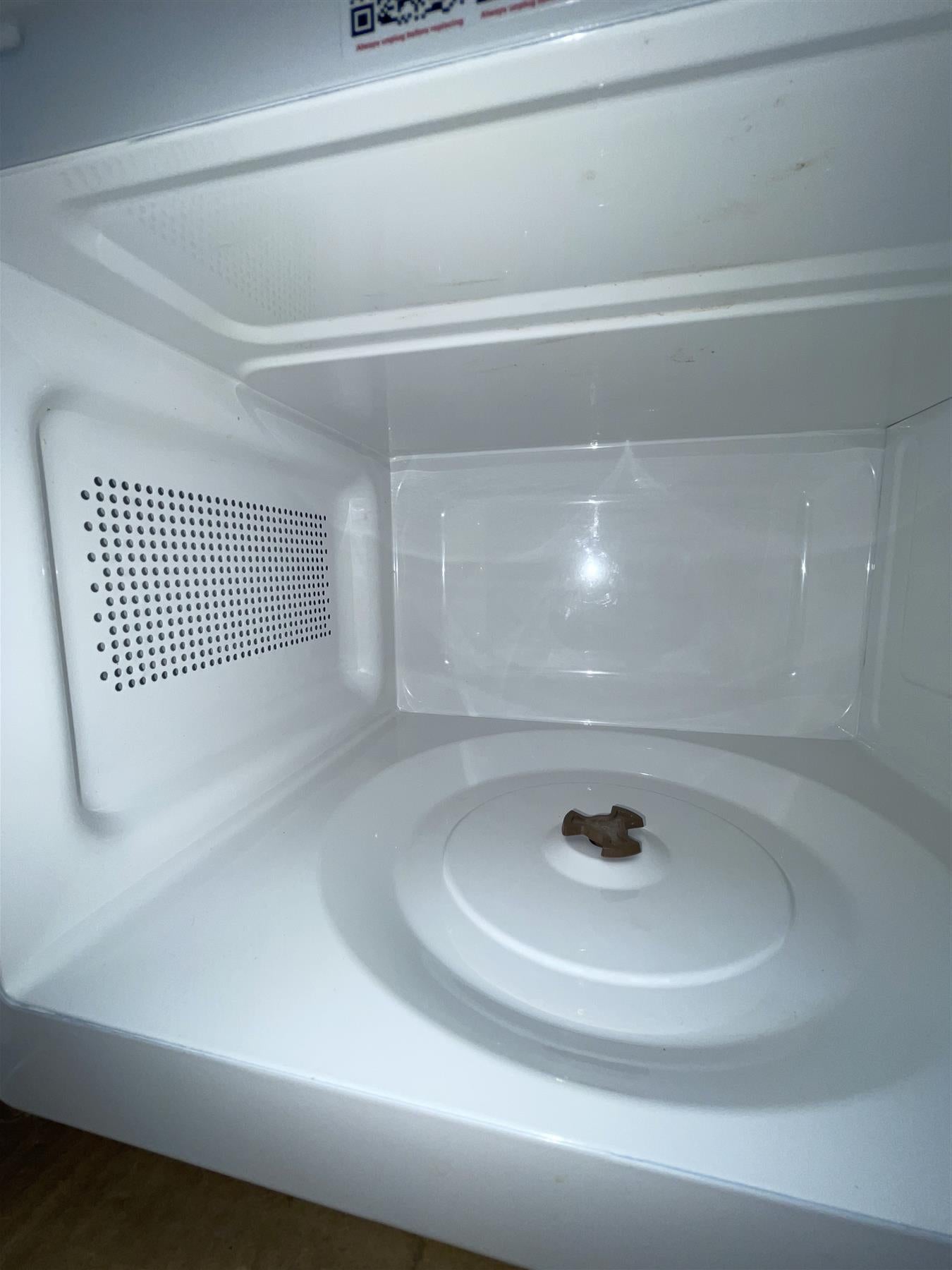 Cookworks 17 Litre Standard Microwave Oven 700W Defrost MM7 6 power levels White