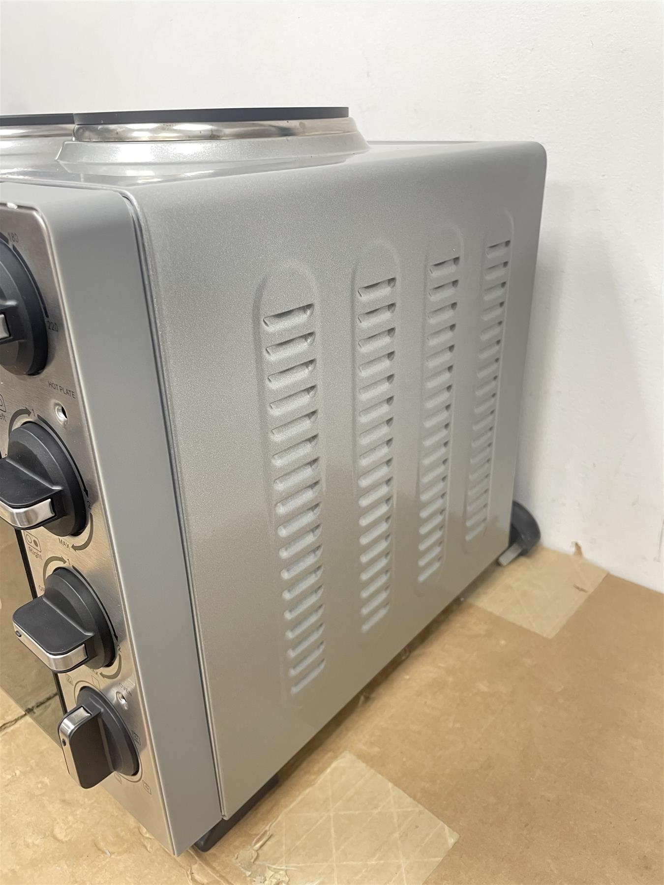 Morphy Richards 28L Mini Oven with Hob Cooker Grill & Rotisserie oven Hotplate