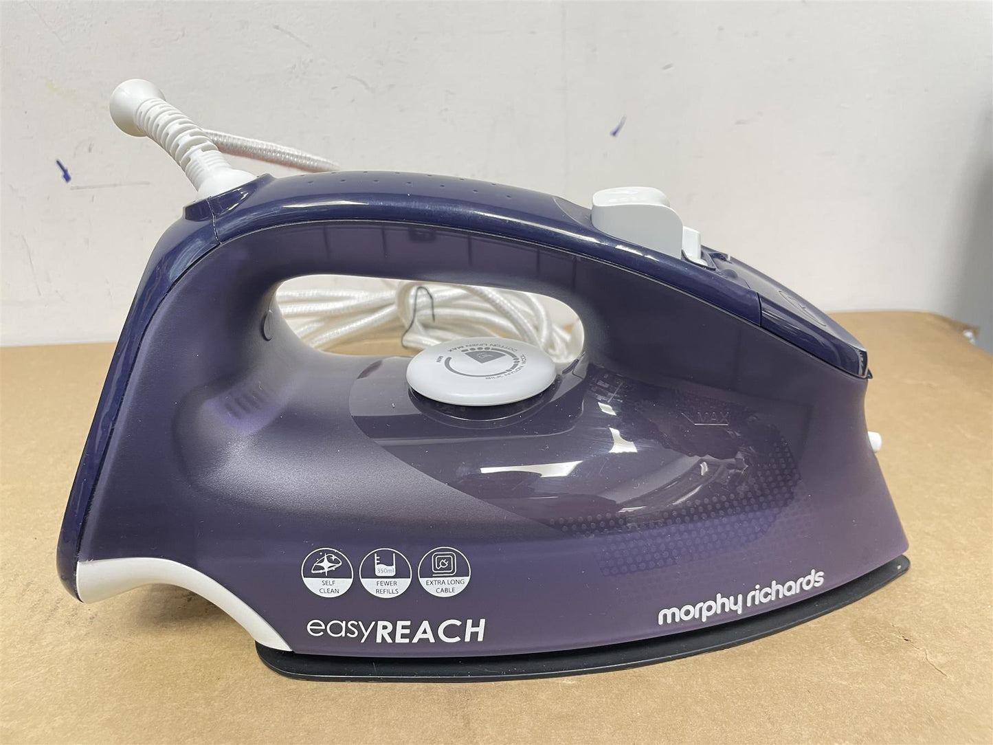 Morphy Richards 300287 steam boost 2600W with Water spray button - Purple