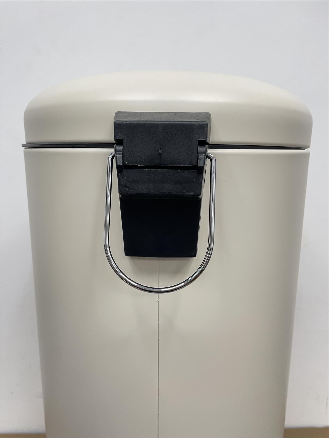 Argos Home 30 Litre Kitchen Foot Pedal Recycling Bin Removeable Inner Bucket