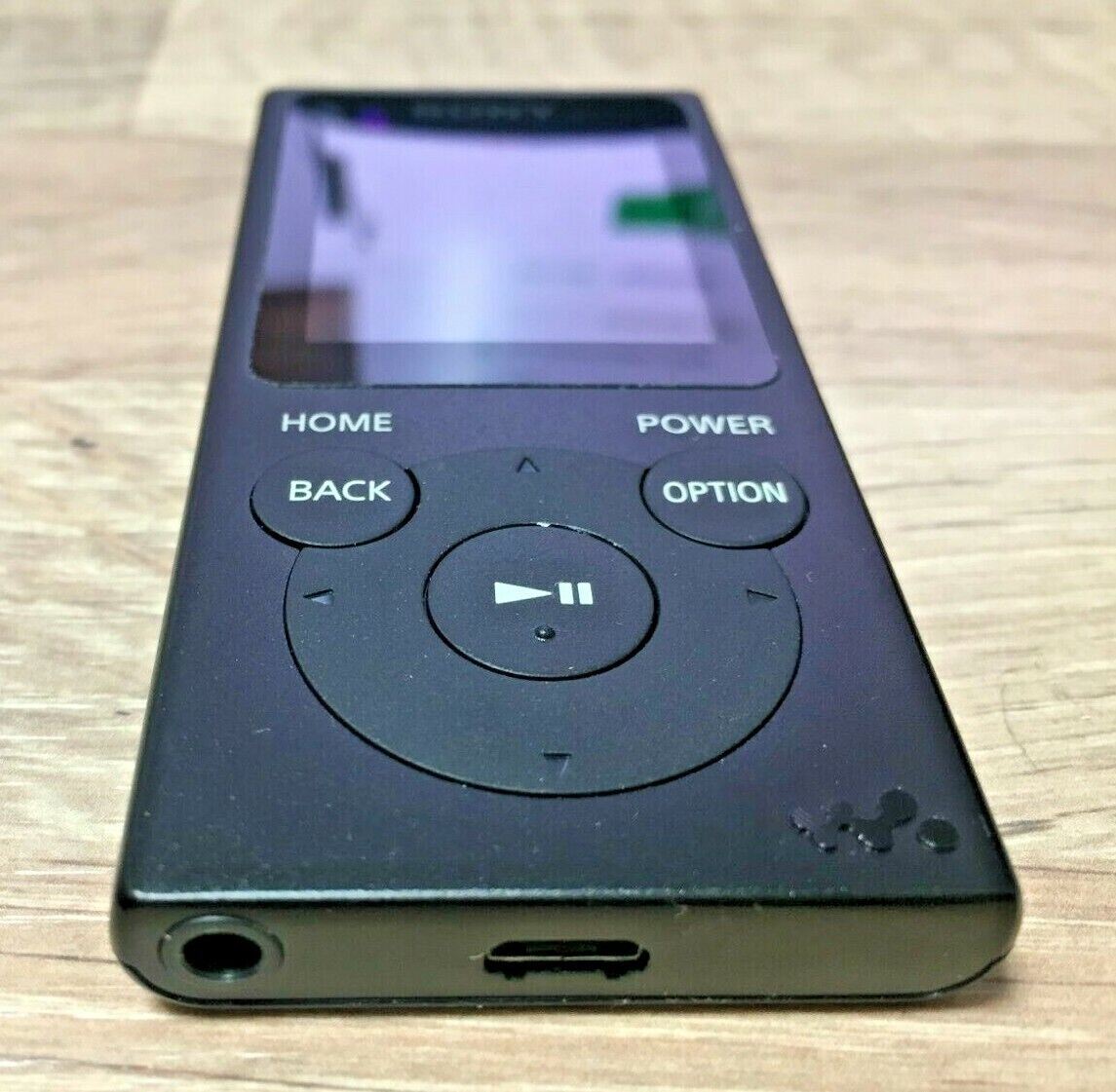 Sony NWE394 Walkman 8GB Portable Stereo Sound LCD LED MP3 Player USB FM AM Radio