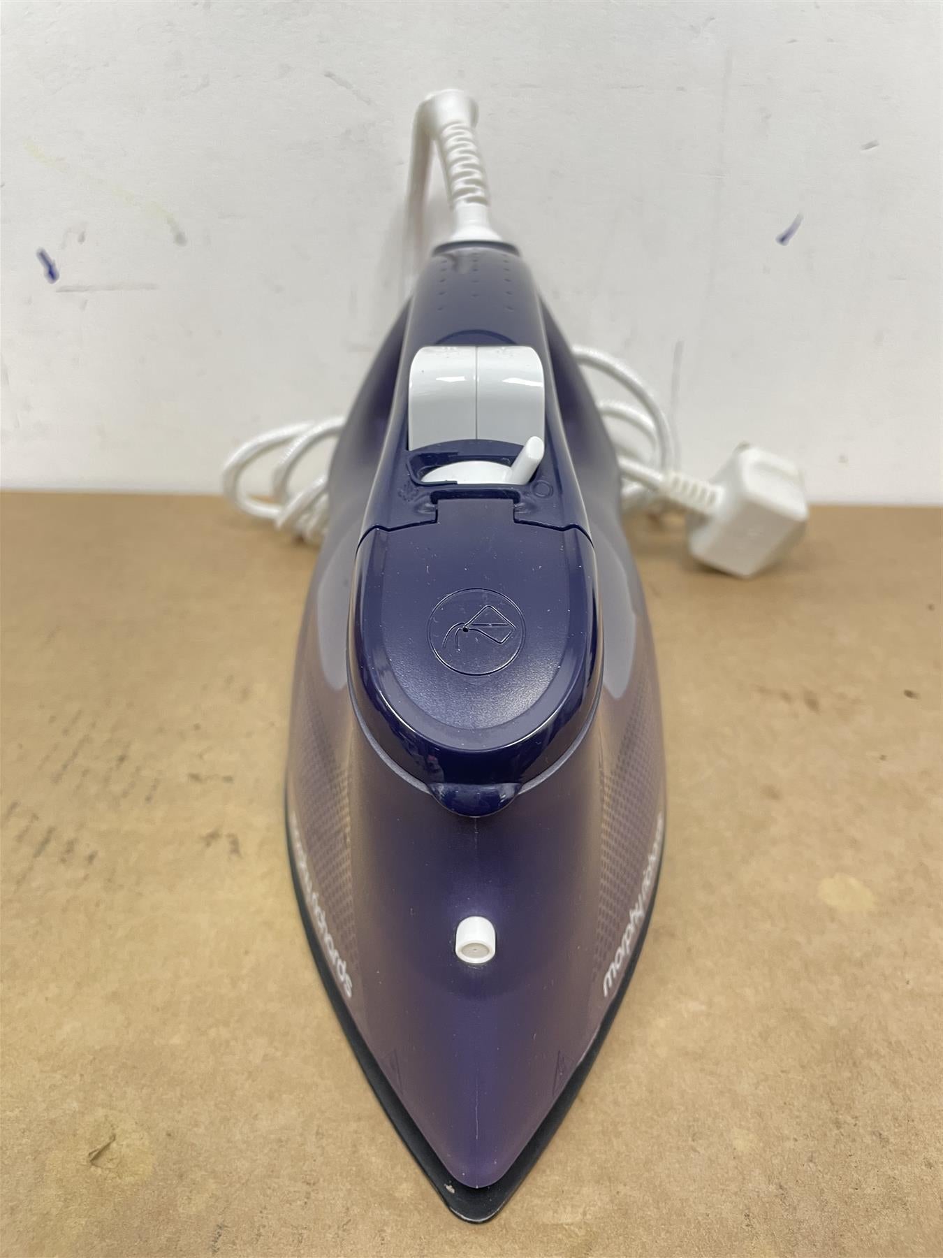 Morphy Richards 300287 steam boost 2600W with Water spray button - Purple