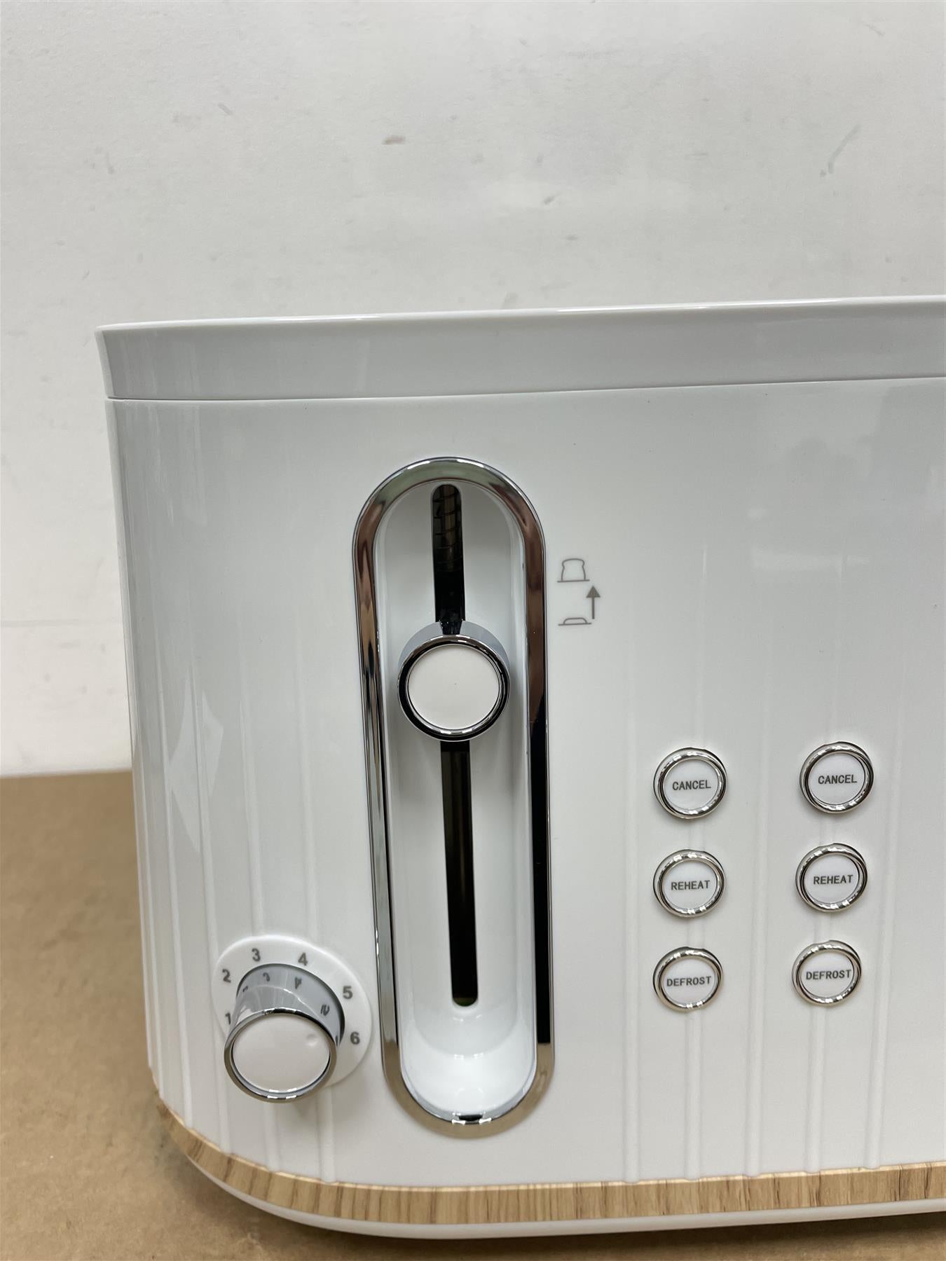Anko 4 Slice Extra-Wide Slots Crumb tray cancel with reheat button 2000W - white