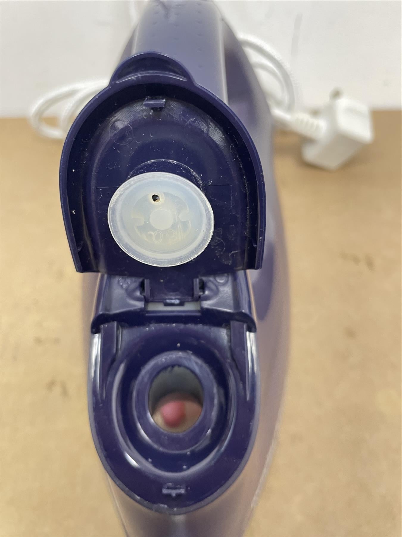Morphy Richards 300287 steam boost 2600W with Water spray button - Purple