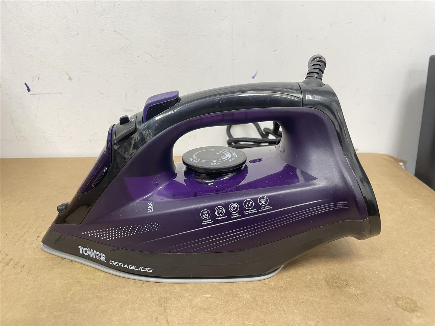 Steam Iron 2600W, Tower T22011 CeraGlide Ceramic Soleplate Ultra speed - Purple