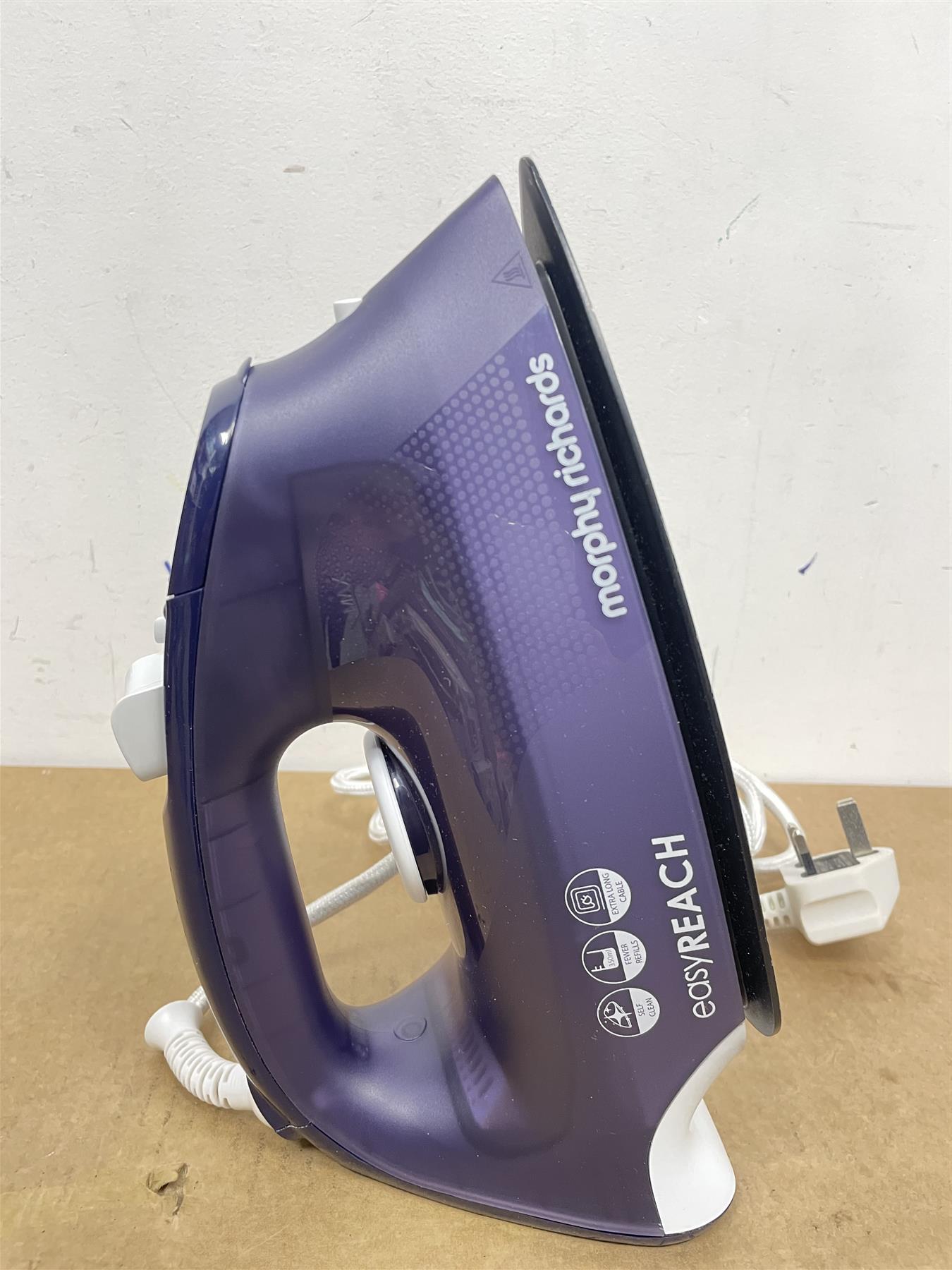 Morphy Richards 300287 steam boost 2600W with Water spray button - Purple