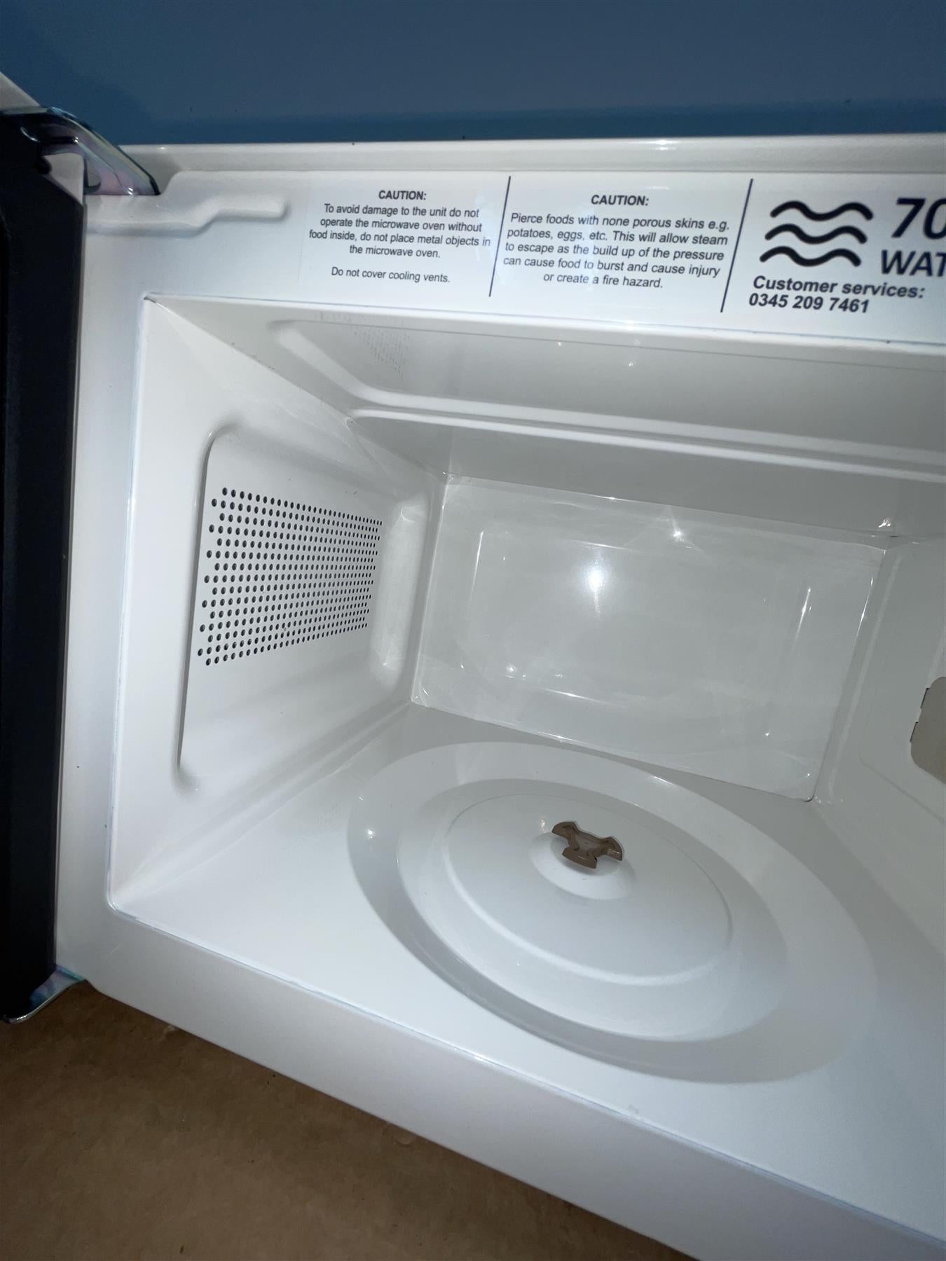 Russell Hobbs RHM1714WC 17 L White Digital Solo Microwave with 5 Power Levels