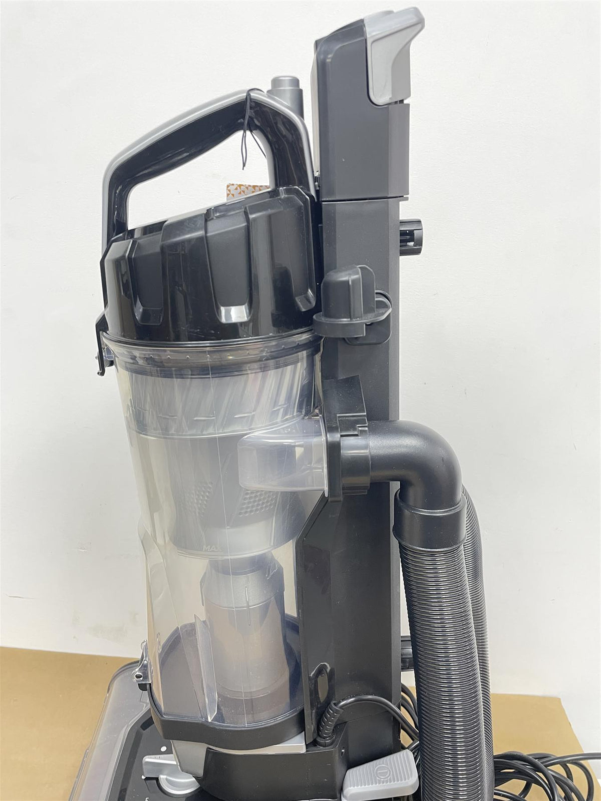 Bush Cleaner Bush 4L Multi Cyclonic Technology Corded Upright Vacuum Cleaner ...