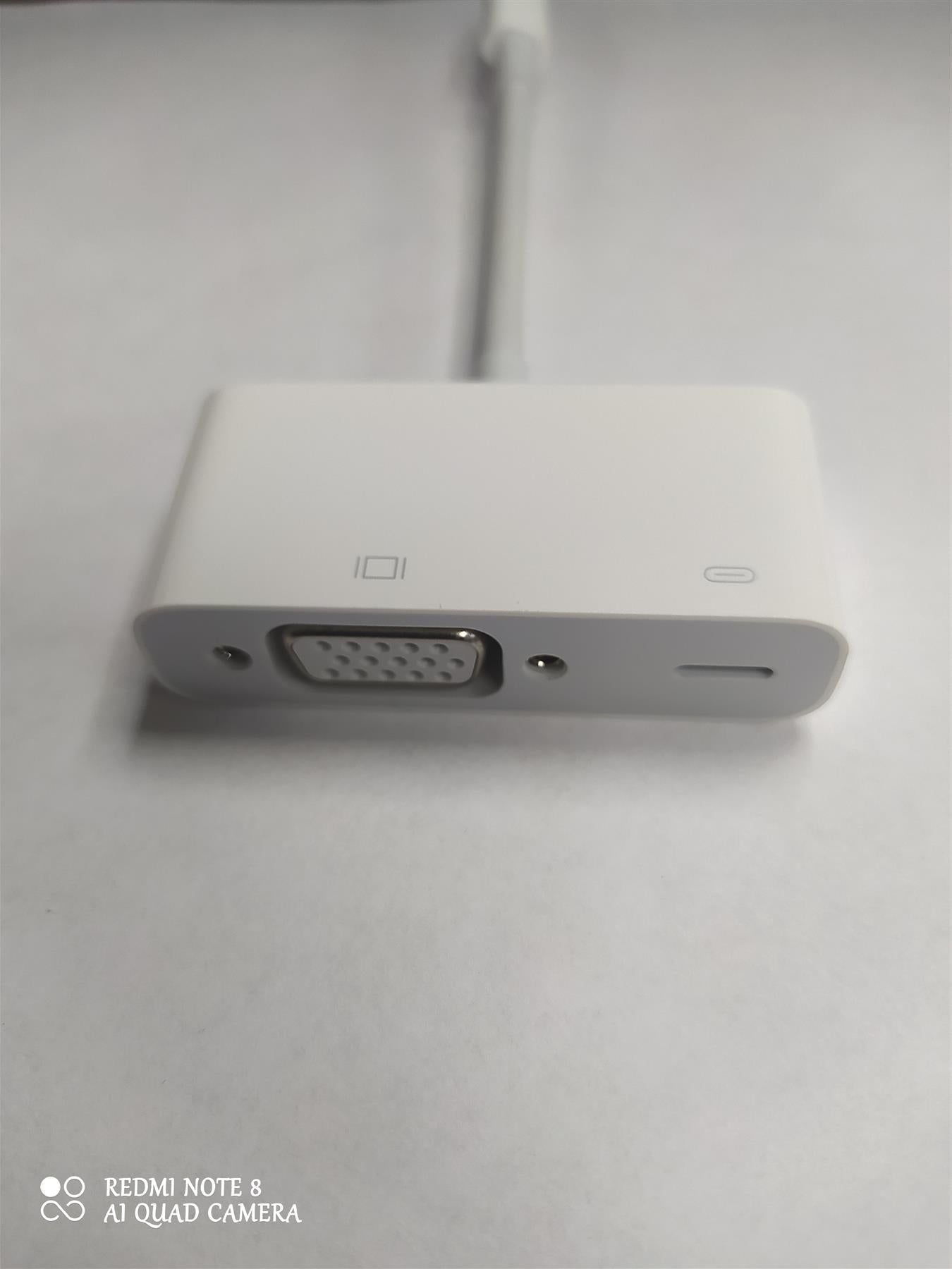 Apple Lightning to VGA Adapter Mirroring device screen VGA-equipped TV projector