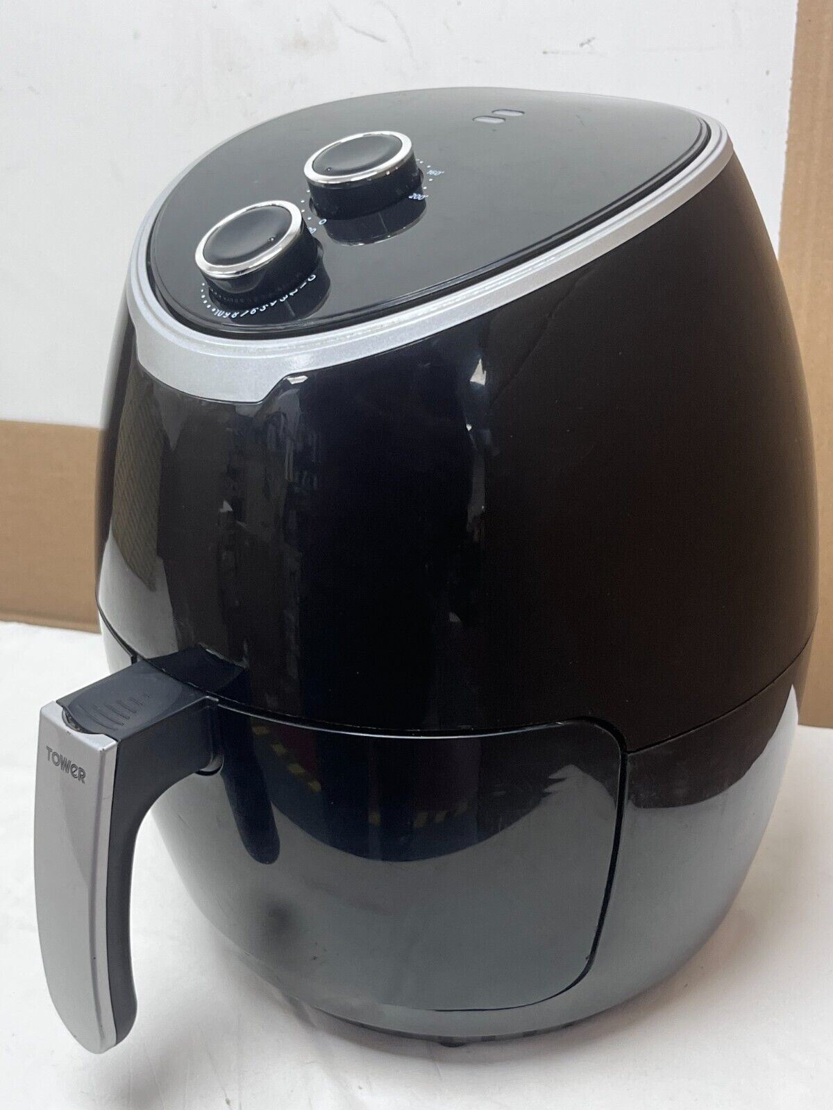 "Healthy and Delicious Cooking with Tower Air Fryer 4L,Oil-Free, non stick fryer