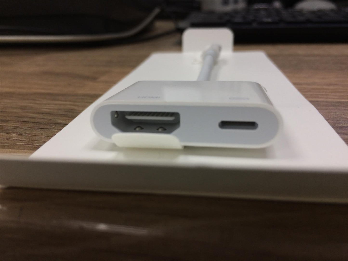 Apple Lightning Digital AV Adapter  v